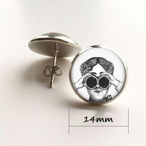 pairslot Steampunk earring,man with a telescope to Overlooking the distance Artist earring Print Photo telescope earring