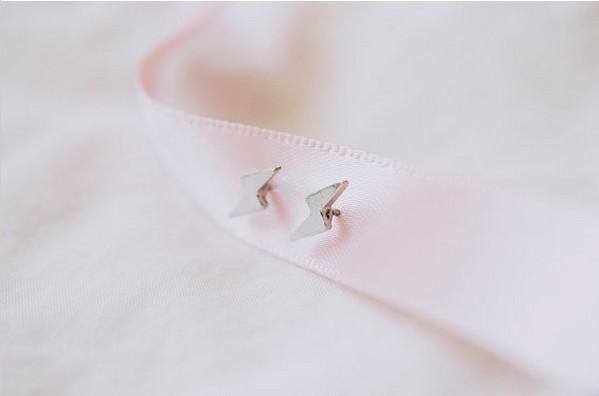 Fashion gold stud earrings lightning in the shape of stud earrings for women wholesale free shipping