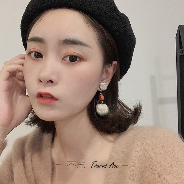 Winter earrings new style retro hair ball earnail feminine temperament Korean personality 100-lap earrings simple earpiece trend