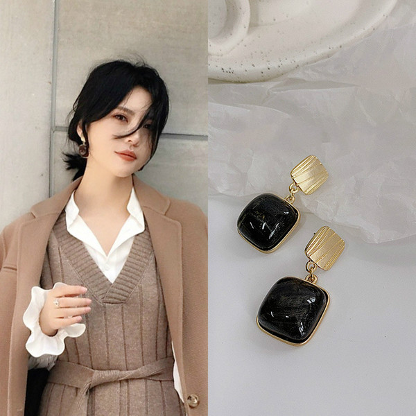 Anna's same earrings retro Court agatedusk dawn girlclip Temperament Korean square geometric Personality joker ear nail pendant