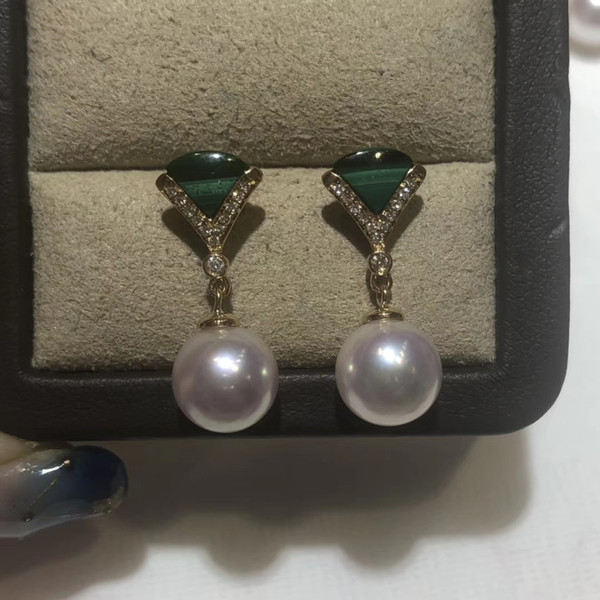 Japan's Hokkaido pearl earrings and African malachite combination with K gold earrings are distinctive in beauty