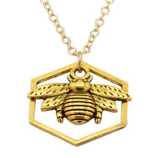 Wholesale 14K Gold Bee Pendant Necklace Geometry Shape Clavicle Chain Women Gil Fashion Accessories Party Jewelry