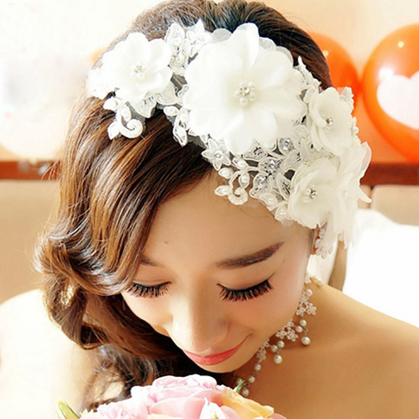 New fashion personality flower pearl bride headdress hand-woven white wedding photography super fairy hair Jewelry Gift