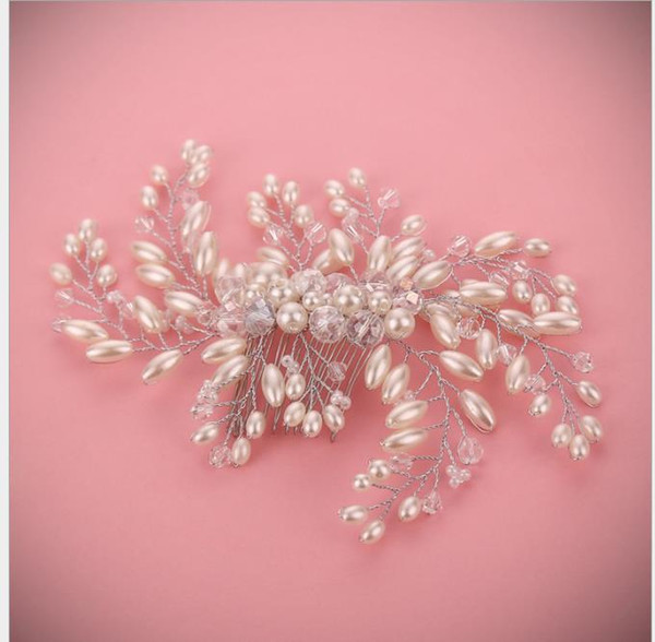 Beautiful hand-made pearl hair comb, wedding dress and bridal ornaments