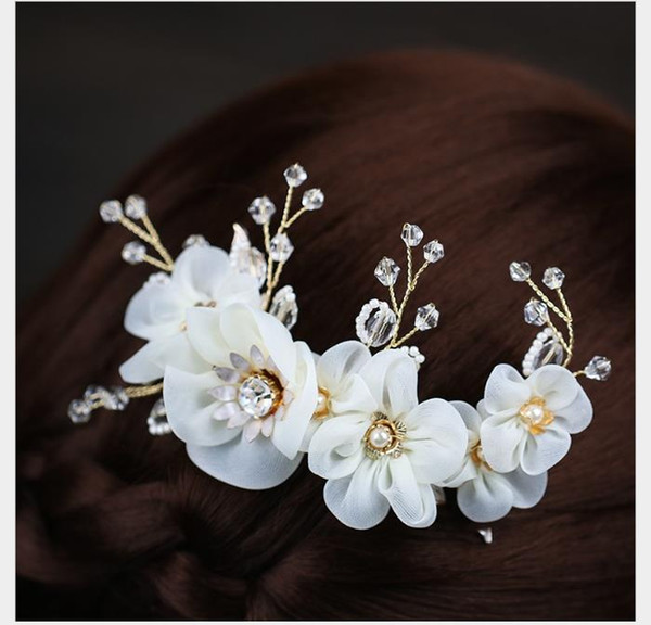 Bride Headdress White Yarn Silk Flower Insert Drill Bride Headdress New Gifts and Dresses in 2019