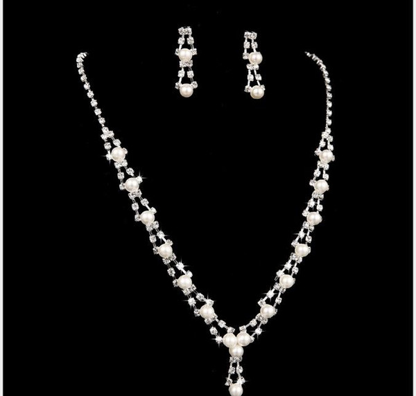 Bride's wedding dress accessories shiny beautifully Pearl Necklace