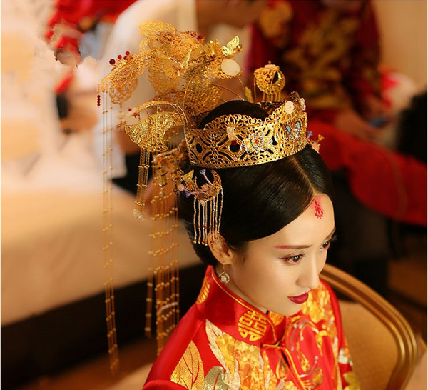 Chinese traditional dress brides get married with long fringed phoenix coronet hats