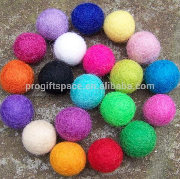 Free Shipping 2014 New Fashion Craft Mixed Color Handmade 20mm Wool Felt Dryer Balls for Rugs Jewelry Beads DIY Home Decor