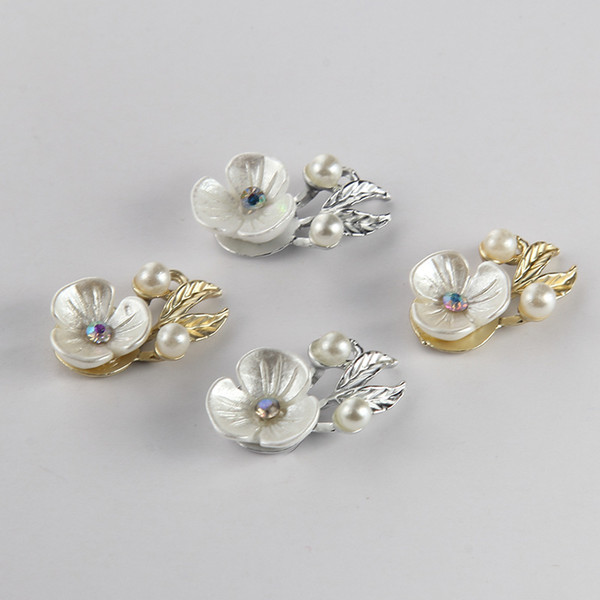 Wholesale Supplies For Jewelry Making Metal Flower Pearl Wedding Decoration Jewelry Materials Diy Hand Made Hook Pendant Clasp