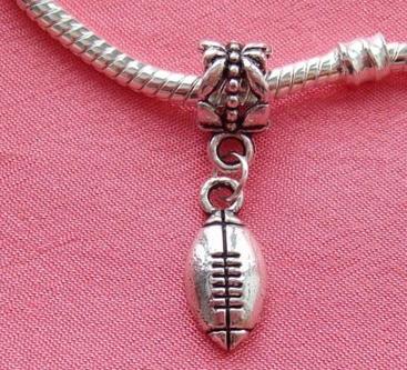 200pcs Wholesale Fashions Vintage Silver FOOTBALL Pendants Beads Charm Fits Bail European Bracelet For Women DIY Jewelry P1662