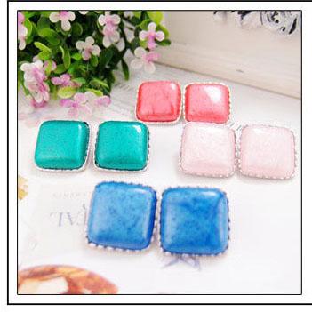 High-end earrings, fashion sweet and lovely pink box earrings, temperament ladies wild accessories wholesale free shipping