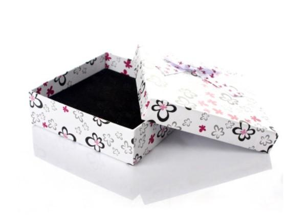 Wholesale Exquisite High-Quality Mini White Flower Paper Boxes Gift Box 7*9cm Fit Pandora Style Jewelry Charm Bracelet Gift Packaging Box