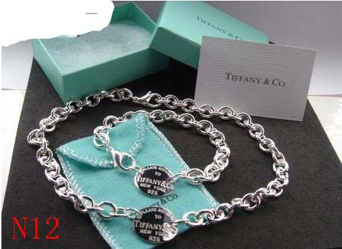 Women Free Shipping 2019 Hot 925 Silver fashion jewelry necklace and bracelet original packaging gift boxes Set