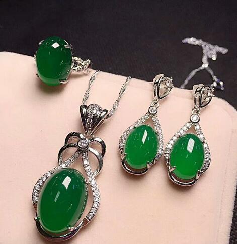 Fine Jewelry 925 Silver Inlaid With Natural Green Chalcedony Oval Pendant Ring Rop Earrings Three Pieces.