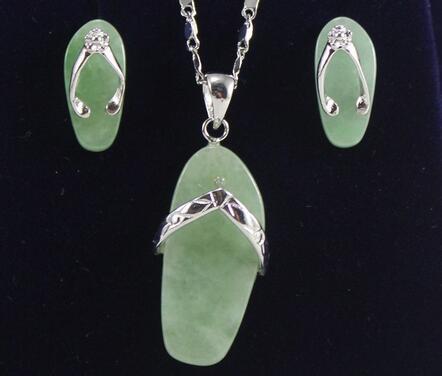 Free Shipping slippers-Natural light shaped green jade slippers pendant pendant chain jewelry set