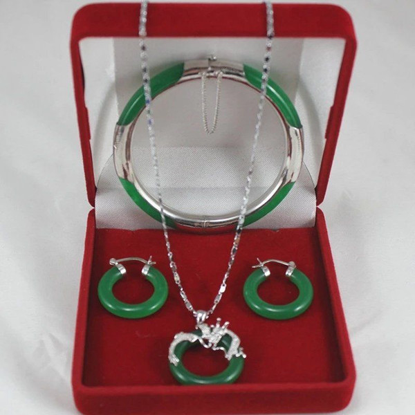 Fine Jewellery 18k white gold Emerald Earring Pendant Bracelet Set