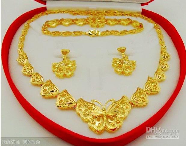 6%off!2015hot sale!!Delicate butterflies! High-end bridal jewelry set! 18K gold-plated! (Necklace +bracelet+ earrings)