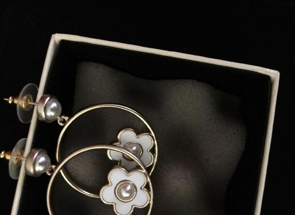 New! High Quality Fashion round Earrings ! Classic white flower series drop earrings necklace jewelry set with flannel bags