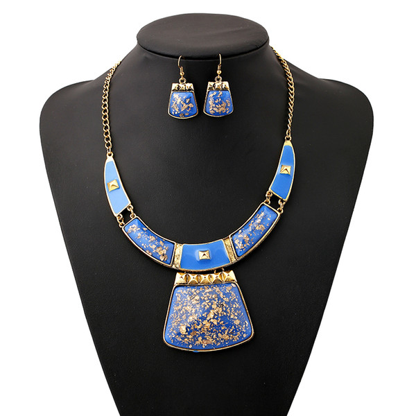 Vintage Ethnic Luxury Antique Collar Gold Metal Chain Big Irregular Geometric Metal Resin Gem Necklaces Pendants Women Jewelry Accessory