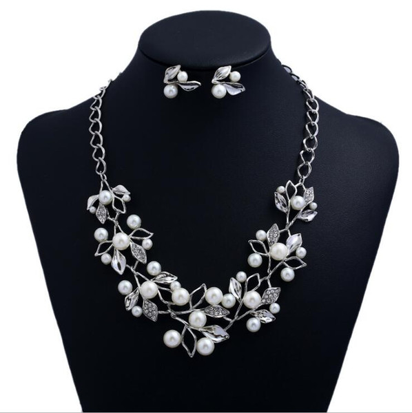 Hot Selling Europeans and Americans pearl leaf Version Jewelry Sweater Chain Necklace Earrings Set