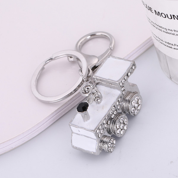 Lemegeton Wholesale Retail Fashion Newest China Manufacturer Silver Crystal Locomotive Custom Shaped Metal Key Chain Keychains