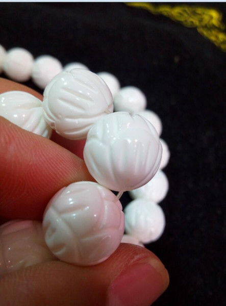 China Natural Jade Lotus Lotus Pearl about 14mm Free Shipping V2