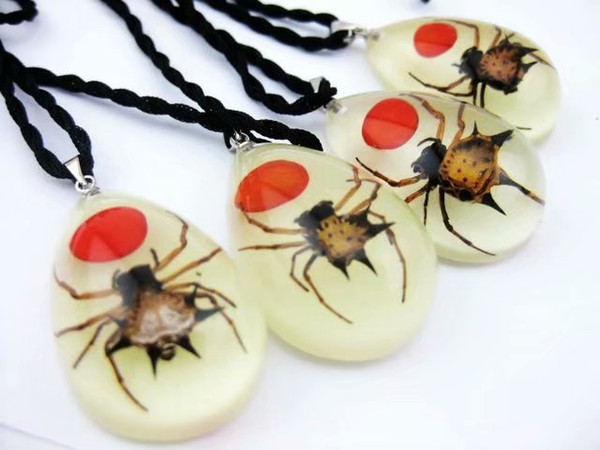 FREE SHIPPING yqtdmy Discount Sale Creative 6 pcs glow in dark red bean spider G-1 pendant