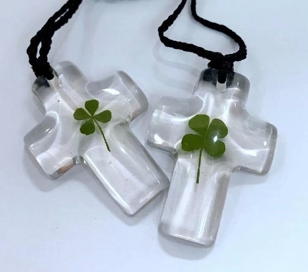 FREE SHIPPING yqtdmy hot 50 pcs charming cross design lucid back four leaf clover cool pendant