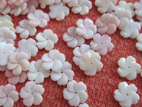 8 10 12mm 20pcs high quality Genuine Pink Queen Conch Shell ,Pearl Shell Rose flower fluorial point Cup Crown Hand Carved loose beads