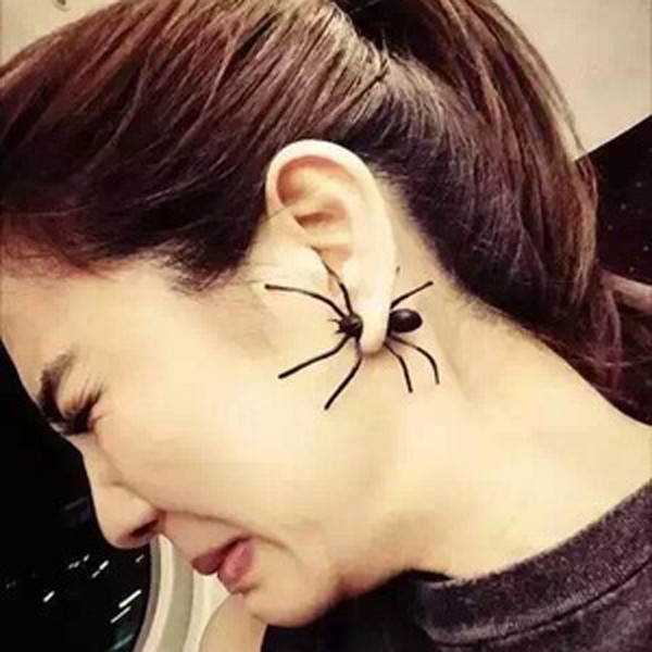 1 black spider earrings men and women personality Halloween couple trend stainless steel earrings gift