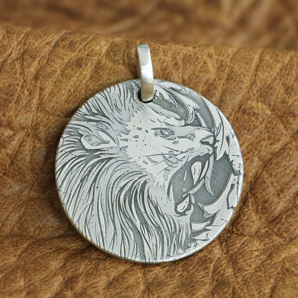 LINSION Laser Engraved Detail 999 Sterling Silver King of Lion Mens Biker Pendant 9X304 JP