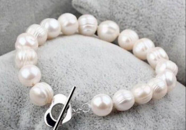 Beautiful 9-10mm Round White Freshwater Cultured Pearl Bracelets 7.5