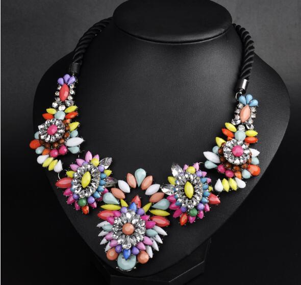 wholesale fashion women neck chain 2017 hot selling flower short chokers fashion necklace crystal necklace collarbone chain B958