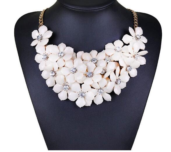 wholesale fashion women neck chain 2017 hot selling flower short chokers fashion necklace crystal necklace collarbone chain B961