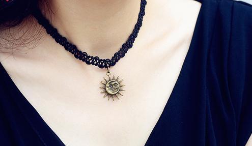 Fashion necklace Korean lace necklace moon moon vintage clavicle chain black hot necklace