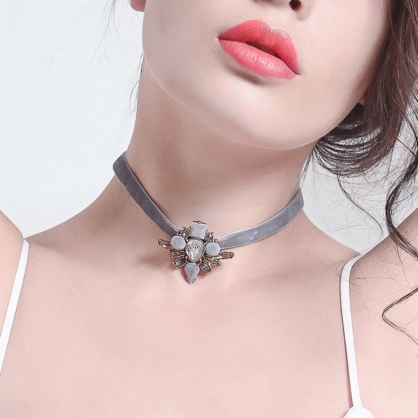 Free shipping jewelry temperate elegant lady crystal big flowers short velvet strip chokers necklace, simple design custom jewelry