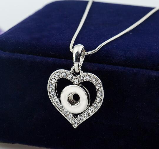 2019 New Fashion Rhinestone Pendant Necklace Love Heart Necklaces 12mm Snap Button Jewelry Women Valentines Day Gift