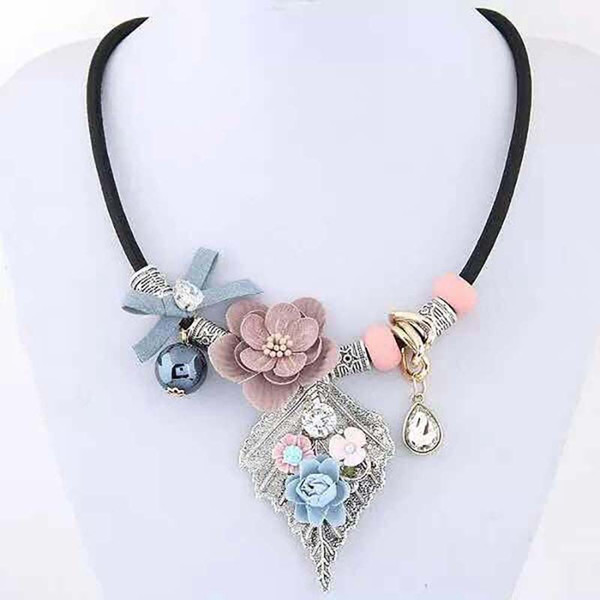 Fashional Short Pendant Flower Choker Necklace Fresh Style In Vogue Leaf Choker Necklace Fashional Women Accesaries Chain Chokers Hot Seller