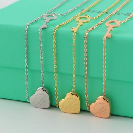 Luxury Necklace Brand  love three-dimensional pendant key necklace plated with 18K Rose Gold short chain girls necklace