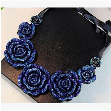 Elegant Silk Ribbon Three-dimensional Rose flower Collar Necklace Chocker Bib Statement Necklaces Jewelry for Women and Girls Christmas