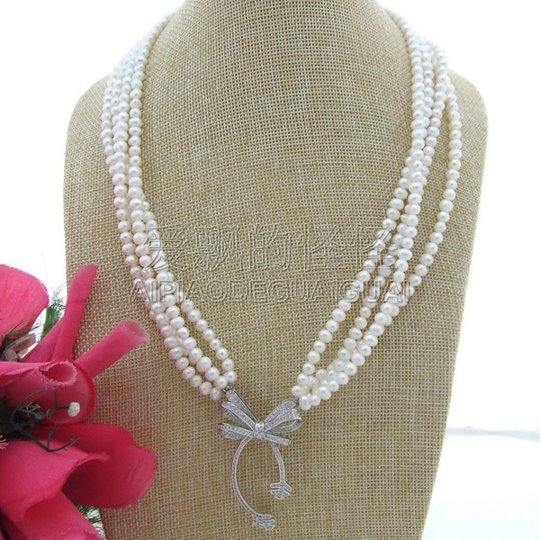 N013050 20'' 4 Strands White Pearl Necklace CZ Pendant