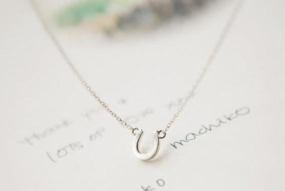 5PCS Lucky Horseshoe Necklace Mens Jewelry Horse Hoof Necklaces Cute Letter Alphabet Initial U Necklace Small Simple Paw Necklaces