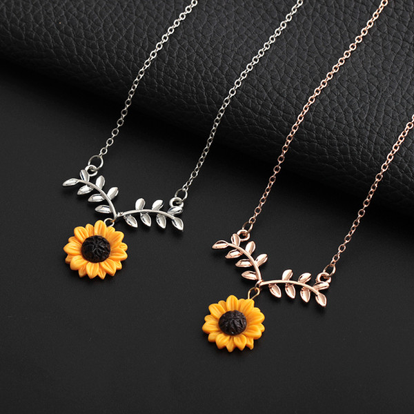 Cute Yellow Sunflower Pendant Necklace Geometric Gold Plated Alloy Leaf Necklace Women Fashion Clavicle Chains Jewelry Accessories Wholesale