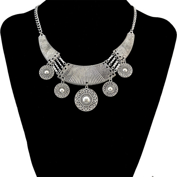 idealway Bohemian Style Retro Tibatan Silver Plated Alloy Carved Flower Round Tassel Choker Bib Necklaces Trendy Ethnic