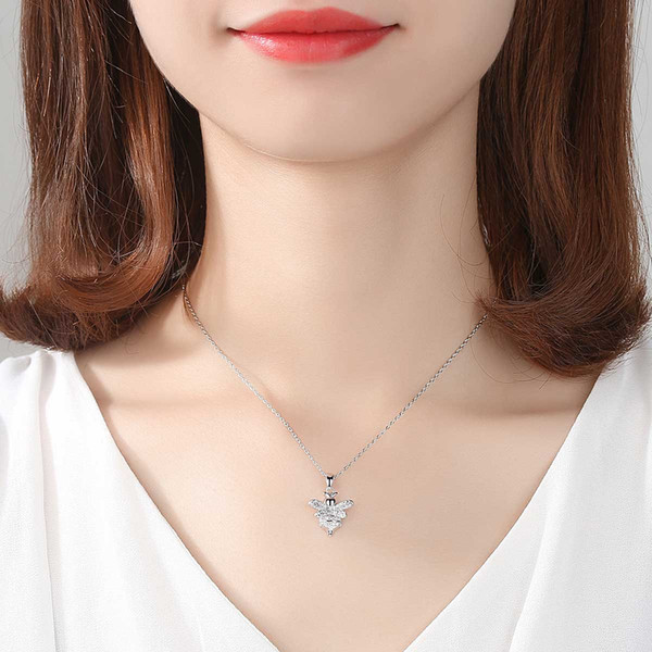 LUOTEEMI New Cute Bee Pendant Necklace for Women Wedding Party Paved Shiny Cubic Zircon Fashion Jewelry Collares Christmas Gift