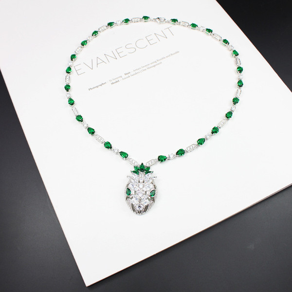 European Major Suit Personality Originality Princess Snake Necklace Woman Set Imported Green Zircon Short Fund Clavicle Chain Pendant Produc