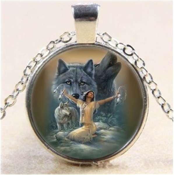 Wolf Photo Glass Pendant Necklace Wolf and Beauty Pattern Silver Necklace 25mm Convex Jewelry Necklace Fashion Ladies Costume Pendant