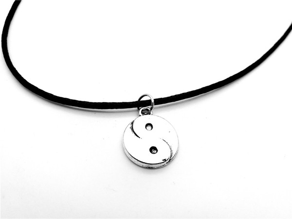 NP Cute Chinese Style Tai Chi Bagua Pendant Necklace Sky Vision Tai Chi Gossip Leather Necklace Antique Yin Yang Silver Amulet Safe Necklace