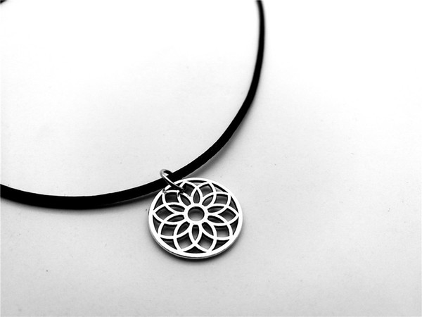 Npc-Antique Silver Small Flower Necklace Simple Openwork Rose Sun Flower Petal Sunflower Lotus Necklace Plant Flower Leather Rope Necklace