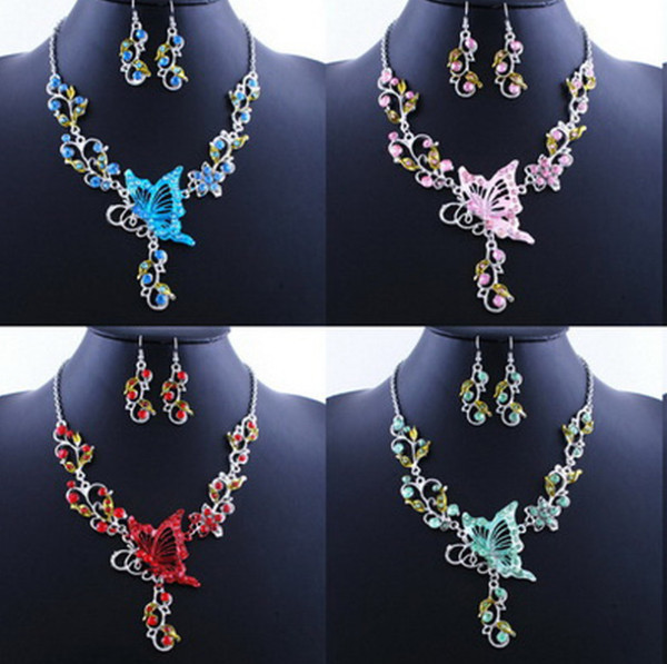 2018 Fashion Jewelry Europe and America Butterfly Love Flower Necklace Hot Item Bridal Accessories Set Factory Supply Wholesale